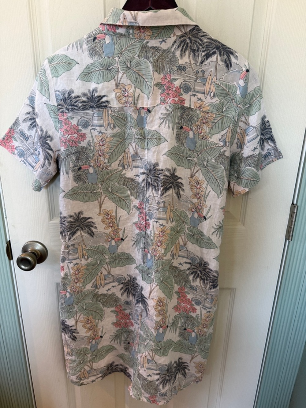 C&C California Tropical Floral Button-Up Shirt Dress in Green, Pink, Cream - Picture 3 of 4
